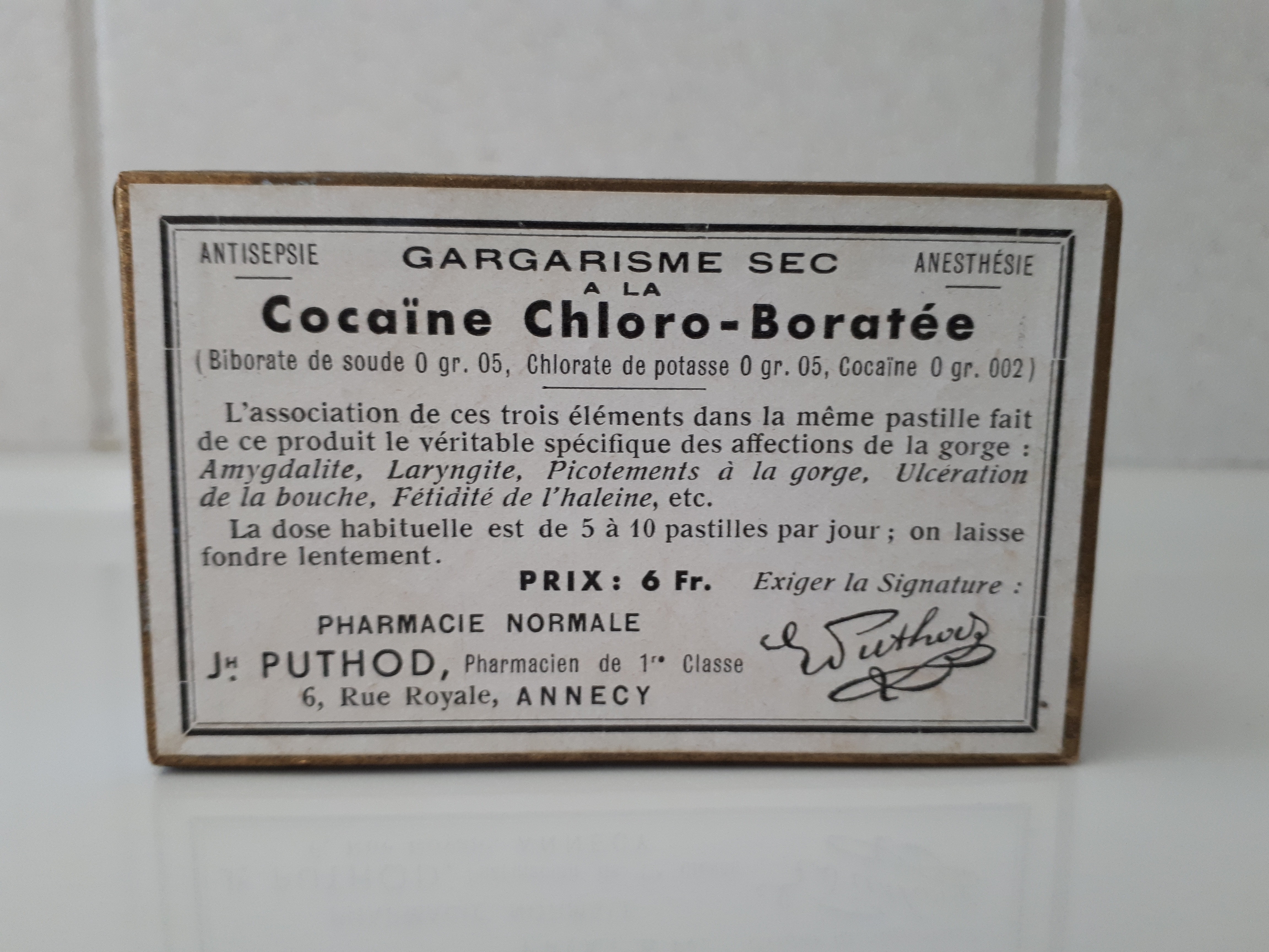 Boîte de pastilles de cocaïne chloro-boratée