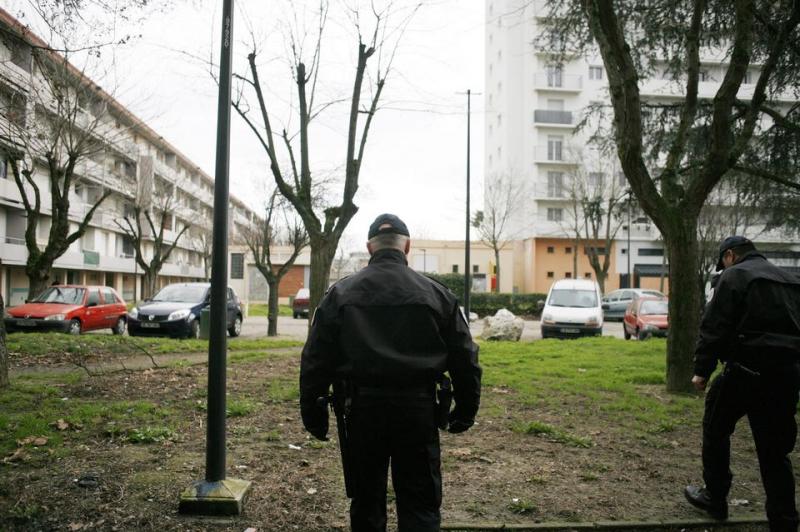 /forum/uploads/images/1557/670903-societe-securite-police.jpg