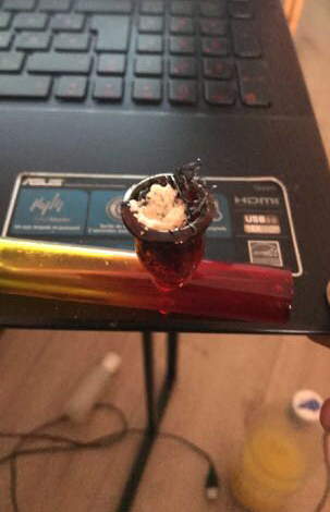 La deuxième pipe en verre que j’avais essayé. La deuxième pipe en verre que j’avais essayé.