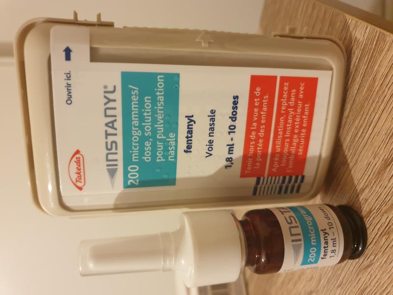 Instanyl 200 microgrammes / dose, Solution pour pulvérisation nasale. Fentanyl 1,8ml - 10 doses