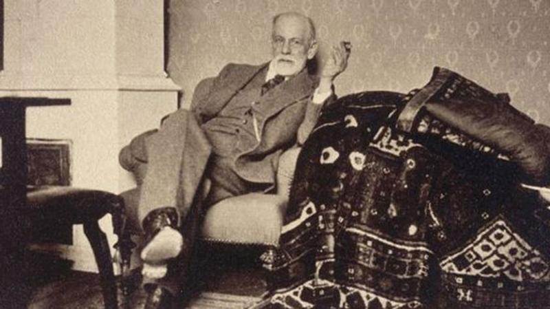 /forum/uploads/images/1688/freuddivan.jpg