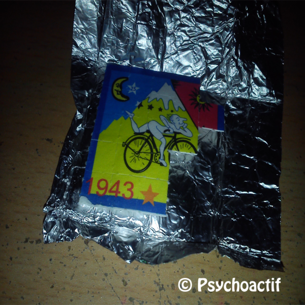 Fichier:Carton-lsd.png